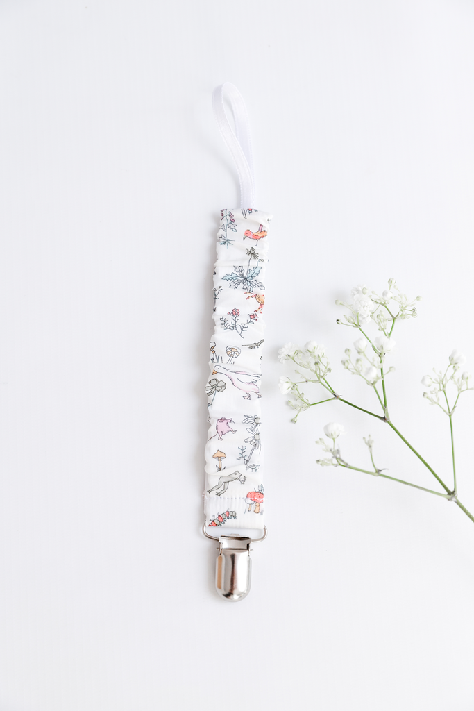 Chupetero Animales Rosa hecho con Liberty Fabric